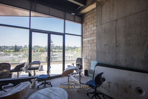 Oficina De Lujo En Colinas De San Javier En Venta
