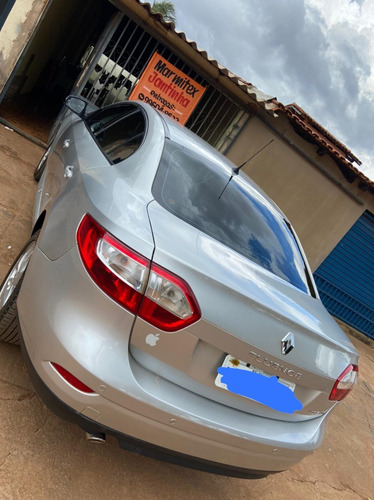 Renault Fluence 2011 2.0 Dynamique Hi-flex 4p