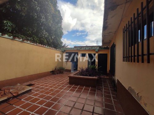 Imagen 14 de 19 de En Venta Bella Y Amplia Casa A Remodelar Morro Ii. Cód.: 129748. 04144841043