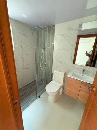 Apartamento En Alquiler En Naco 1 Habitacion Piso Alto