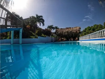 Hotel y resort en venta