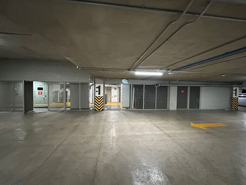 Espacio Adaptable Para Una Amplia Variedad De Usos En Santa Fe/torre 400