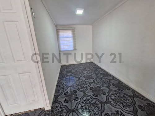 Se Vende Casa 5 D En Villa San Juan Ii, Concepción.