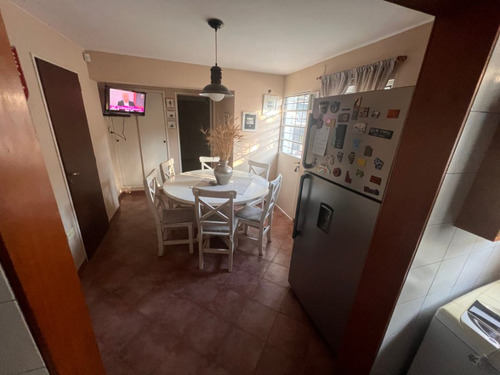 Chalet En Venta En Castelar Sur