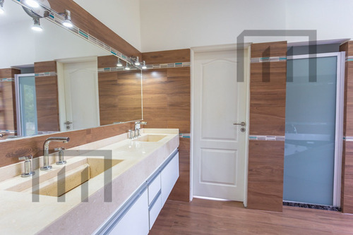 Imagen 17 de 28 de Casa En Venta De 4 Dormitorios C/ Cochera En Barrio Privado Terralagos