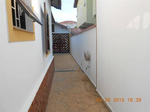 Imagem 13 de 30 de Casa De Alto Padrão Na Vila Valença Com 3 Dormitorios Jardim De Inverno Sala Dois Ambientes Piscina Moveis Planejados E Garagem Para 5 Carros Melhor Localização De São Vicente - Hm1647