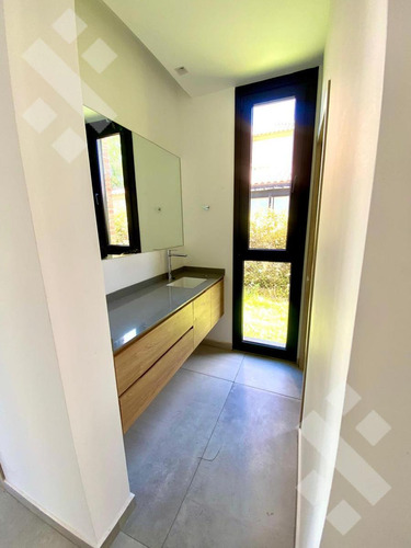 Venta Casa A Estrenar Con Pileta En Barrio Privado Sauces Del Limay, Neuquén