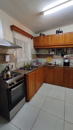 Imagen 9 de 18 de Casa 3 Dormitorios Con 1230 Mts De Terreno Barrio Ideal