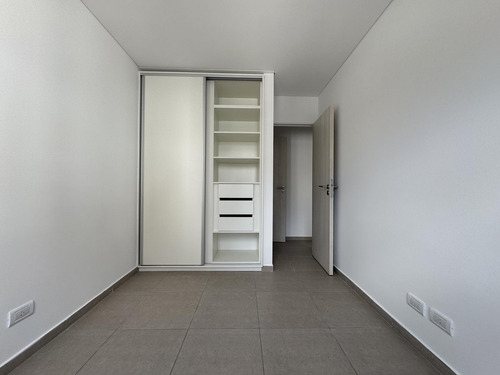 Oportunidad! Departamento De 2 Dormitorios Con Balcón