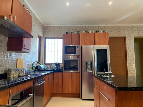 Venta De Casa En Privilegiado Sector De Los Andes Con Exclus