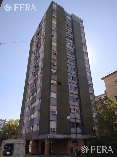 Imagen 2 de 15 de Venta De Departamento De 3 Ambientes Con Espacio Guardacoches En La Boca (28158)