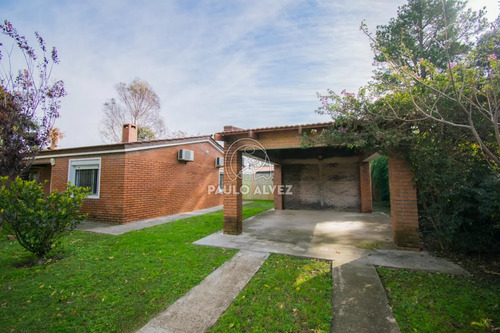 Casa En Alquiler Temporal, En Piriápolis, Ideal Para Disfrutar En Familia, Piscina Climatizada, Predio Cercado.