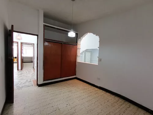 Casa En Venta En Quinta Bosch. Cod V30257