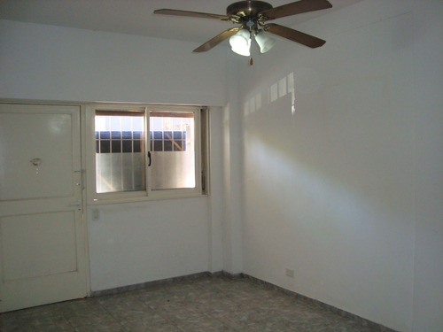 Boedo. Yapeyu 400 Ph Tipo Casa 2 Ambientes Planta Baja