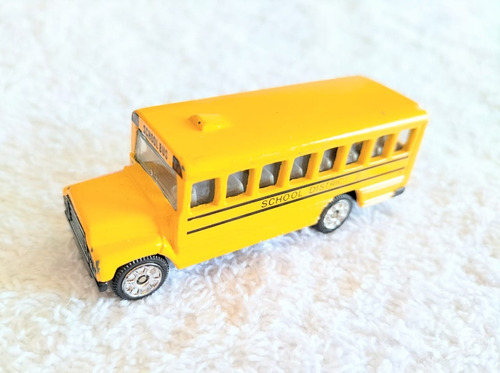 Dodge School Bus, Golden, Esc. 1/87, E08