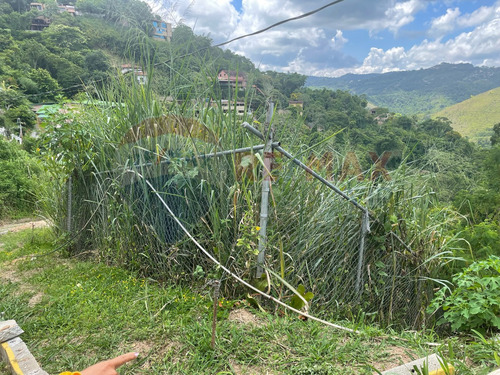 Venta De Terreno Cercado En El Hatillo Yd