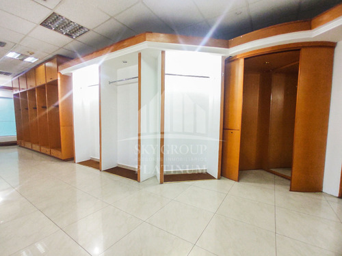 Local Comercial En C.c. Ciudad Del Viento, Punto Fijo. Pll-318