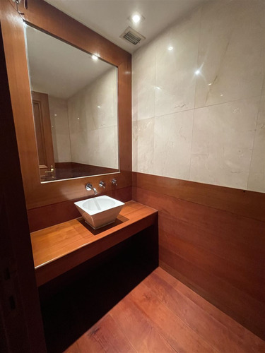 Departamento En Venta De 4 Dorm. Vitacura Raimundo Larrain