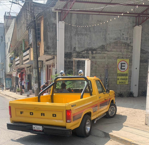 Ford F-150 Ford Pick Up 1984