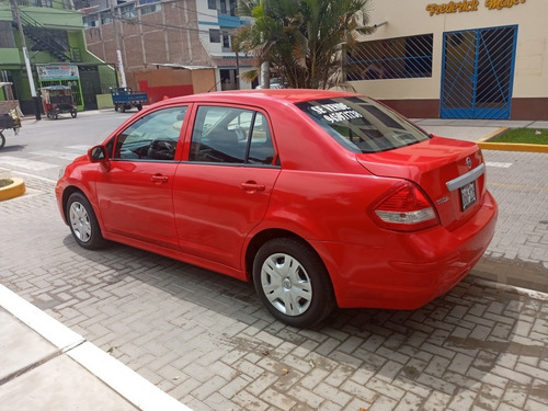 Imagen 8 de 8 de Nissan Tiida 2013