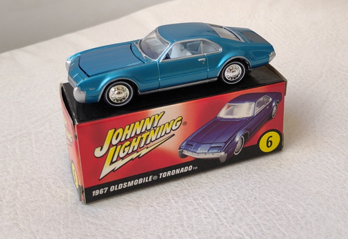 Johnny Lightning 1/64 Oldsmobile Toronado 1967