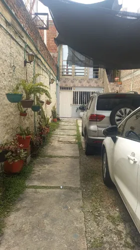 Casa Grande Con Lote Para Invertir Posible Aparta Estudio, O Bodega O Parqueadero Para Varios Carros.