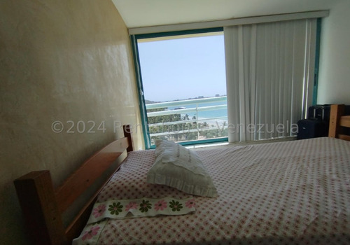 Playa Moreno, Vista Al Mar, Dos Apto Por El Precio De 1 Mari
