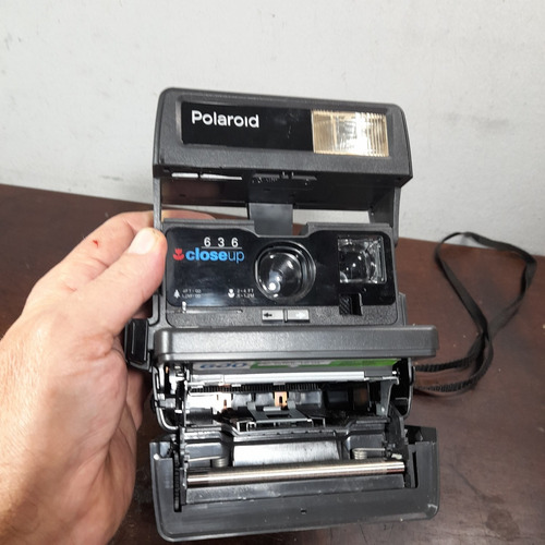 Imagem 5 de 5 de Câmera Polaroid Sem Testar No Estado Pra Decoração.