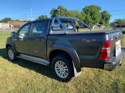 Imagen 6 de 13 de Toyota Hilux D/c Srv Cuero 4x4 Automatica 2015 Con 68.000 Km