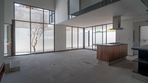 Imagen 3 de 13 de Casa De Arquitecto En Venta