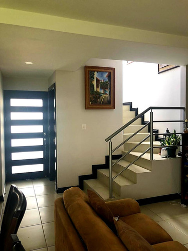 Preciosa Casa De 131m2 Condominio Alexa San Pablo Heredia
