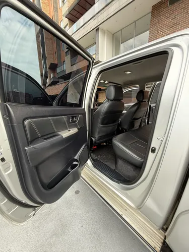 Toyota Hilux Srv