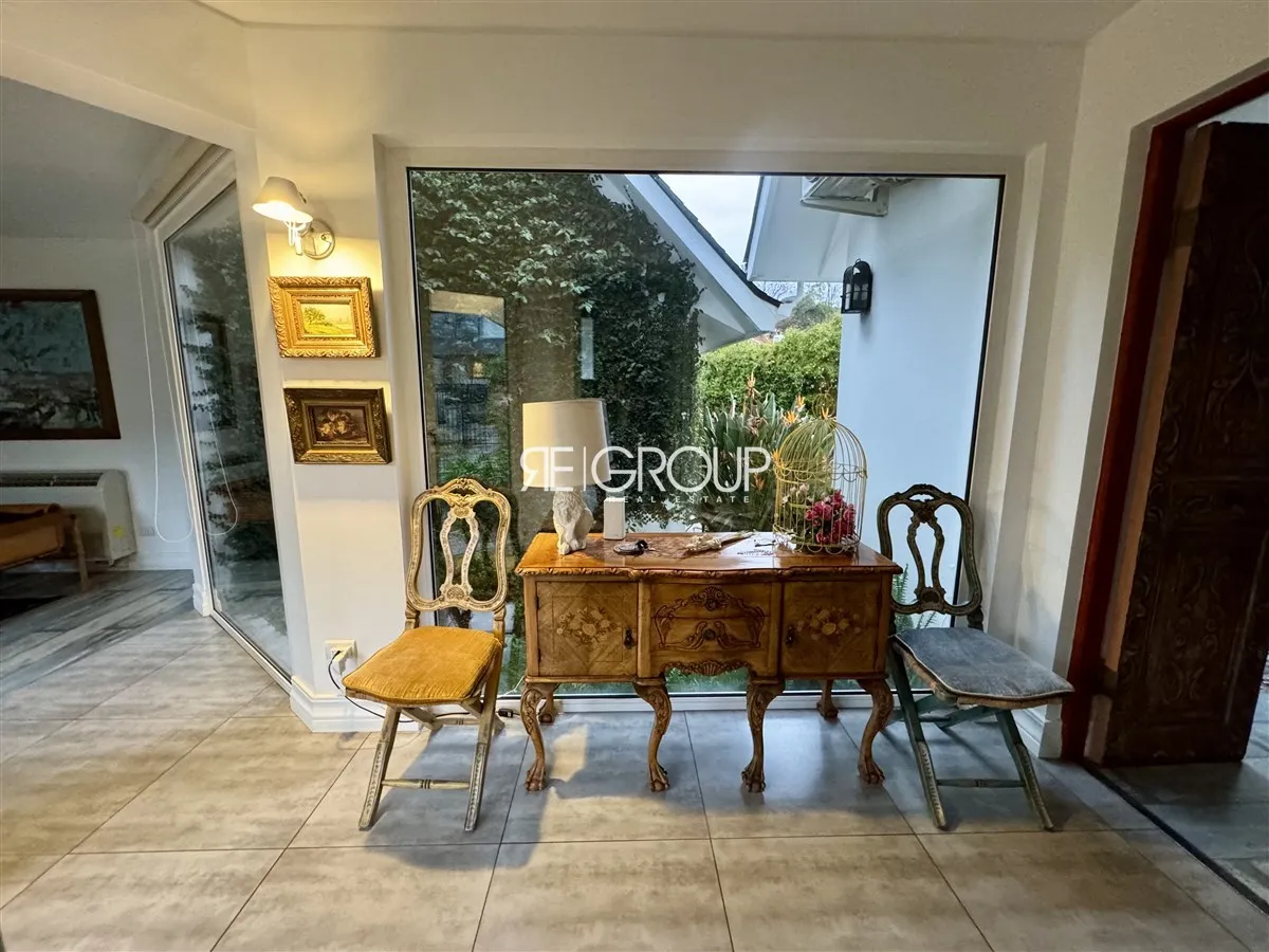 Imagen 2 de 27 de Casa En Venta De 5 Dorm. En Lo Barnechea