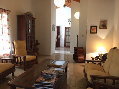 Casa En Venta - Excelente Ubicacion - Club De Campo El Moro