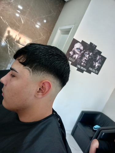 Corte Social Ao Moderno Degradê Navalhado Sombrancelha Barba