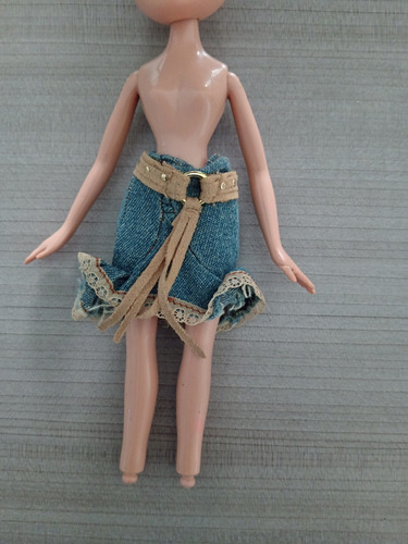 Ropa De Muñeca Bratz Cinto Y Falda (Usado)