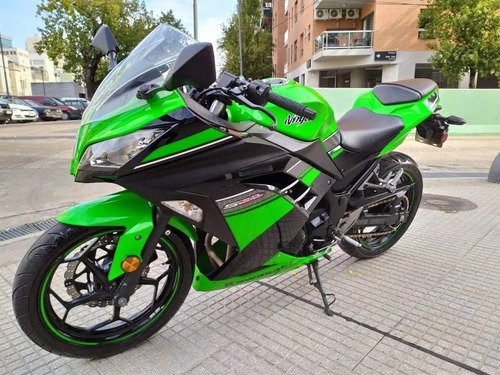 Imagen 3 de 3 de 2018 Verde Kawasaki Ninja 300 Abs