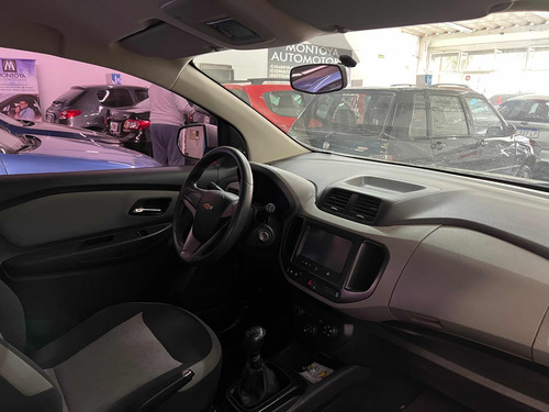 Imagen 10 de 16 de Chevrolet Spin 2016 1.8 Lt 5as 105cv