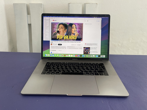 Macbook Pro Touch Bar 2018 15 PuLG 16gb Ram 512 Ssd Core I7 (Usado)