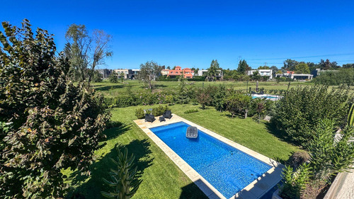 Casa Venta De 3 Dormitorios En Altos De Campo Grande