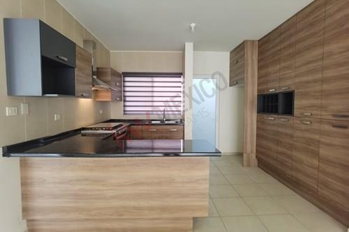 Imagen 17 de 25 de Casa De 4 Recamaras Con 4 Baños Completos Muy Amplia $12,000