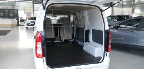 Imagen 15 de 15 de Chevrolet Van Carga N400