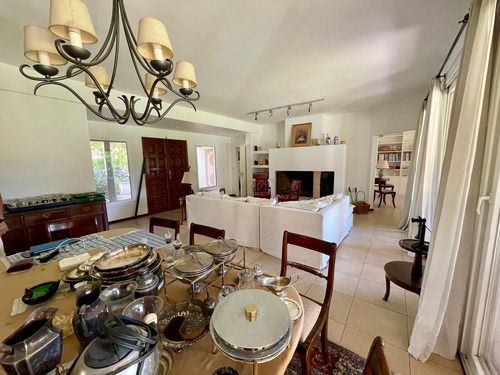 Santa Barbara Casa Venta En 1 Planta, Muy Practica, 5 Ambientes, Pileta