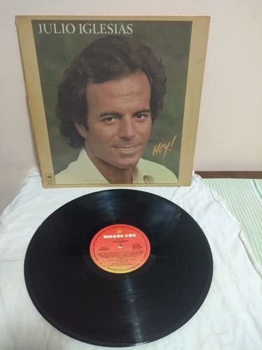 Julio Iglesias . Hey!