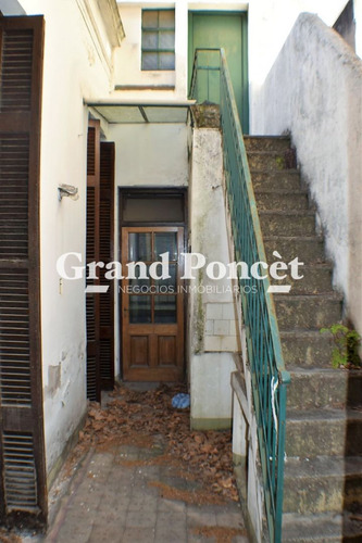 2 Phs En Block De 11 Ambientes, 2 Patios Y Jardin
