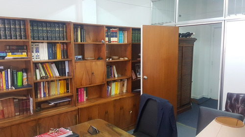 Imagen 7 de 14 de Lavalle Al 1700 Y Av. Callao, Tribunales. Piso 5. Contrafrente. Oficina De 3 Ambientes. 2 Despachos Cómodos. Recepción. Superficie 50 M2. Baño Propio En El Palier. No Es Apto Vivienda