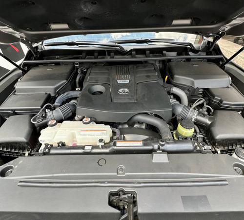 Toyota Land Cruiser 300 V6