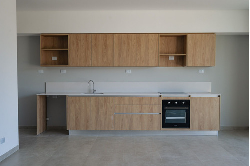 Townhouse En Alquiler En Luciérnagas 5 Ambientes