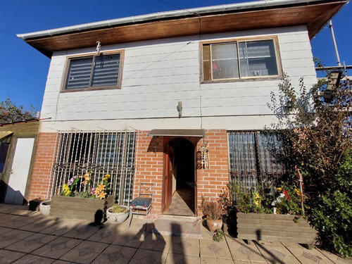 Casa En Venta De 4 Dorm. En El Quisco