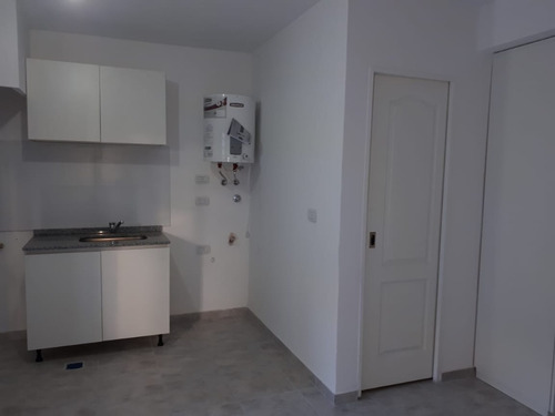 Monoambiente En Alquiler En Moron Sur